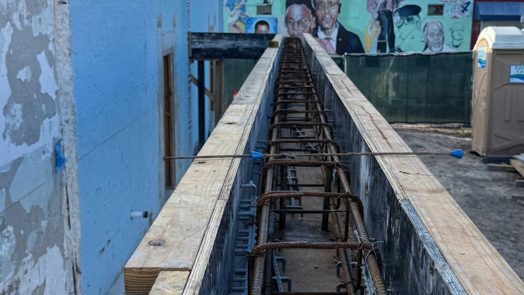 11-louis-market-emolina