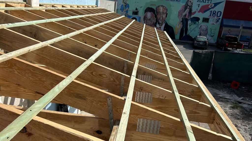 16-louis-market-emolina