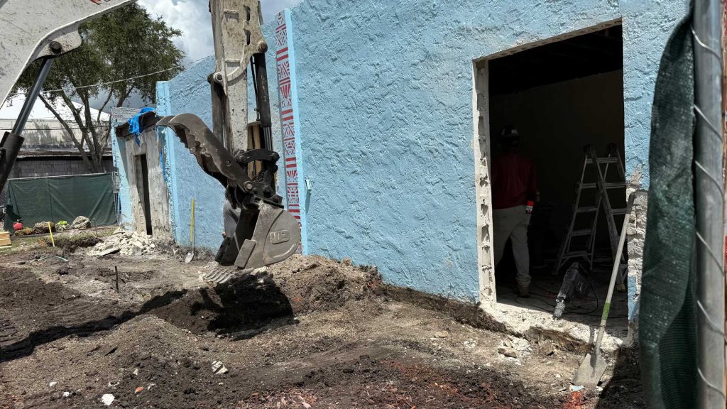 2-louis-market-emolina