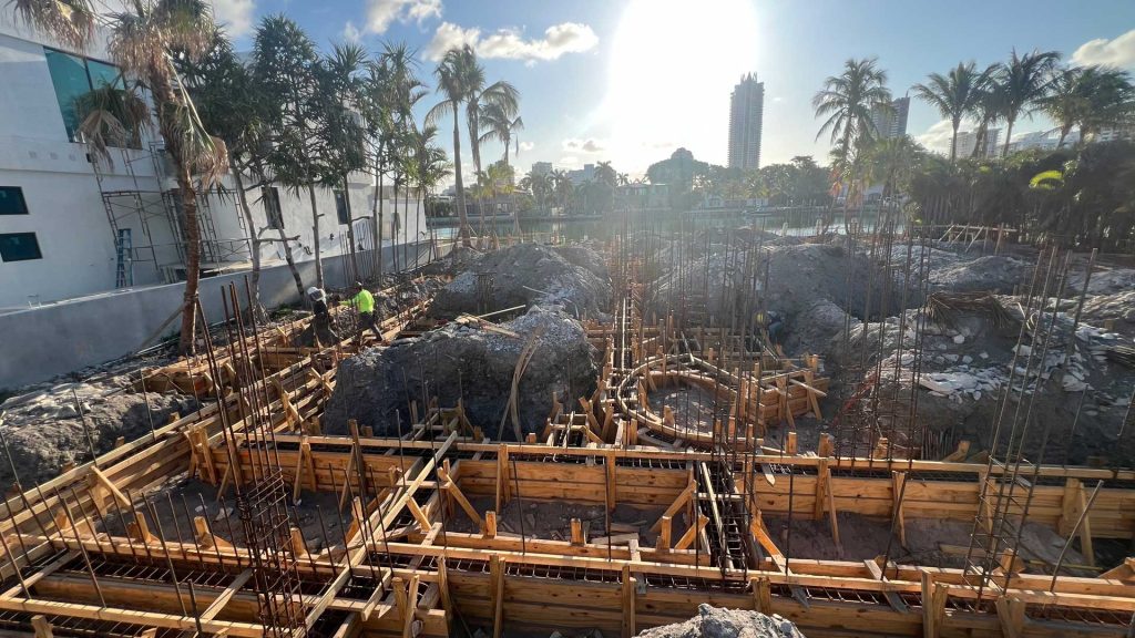 3-pine-tree-island-emolina