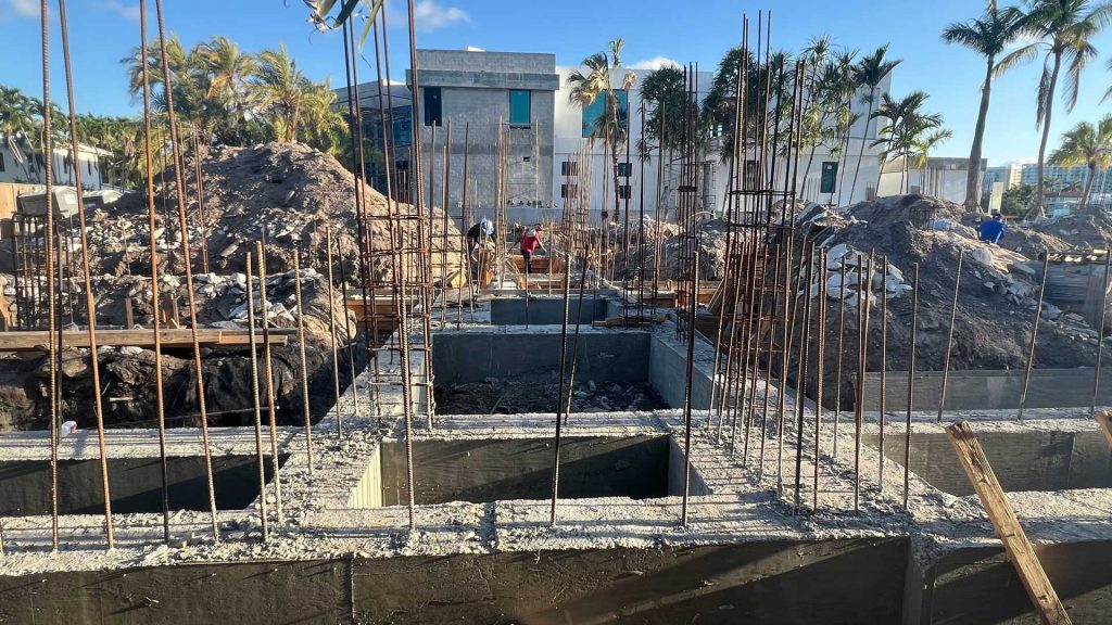 7-pine-tree-island-emolina