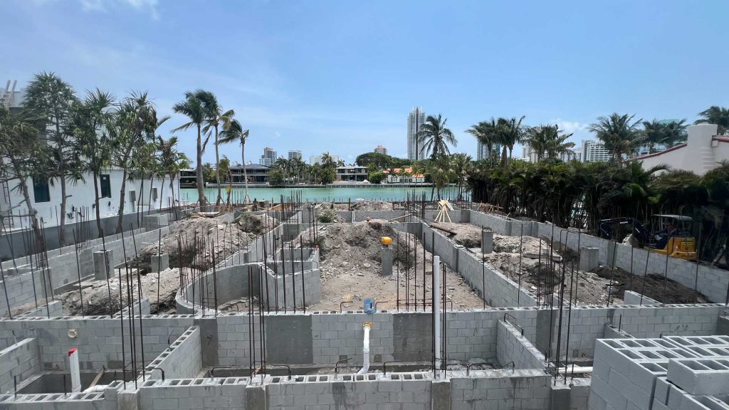 8-pine-tree-island-emolina