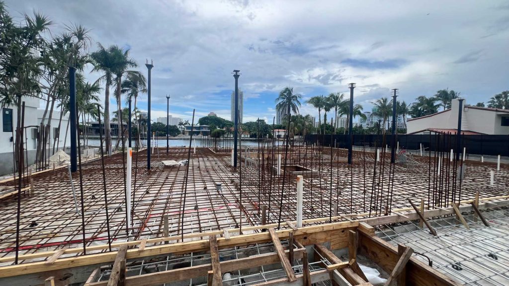 9-pine-tree-island-emolina